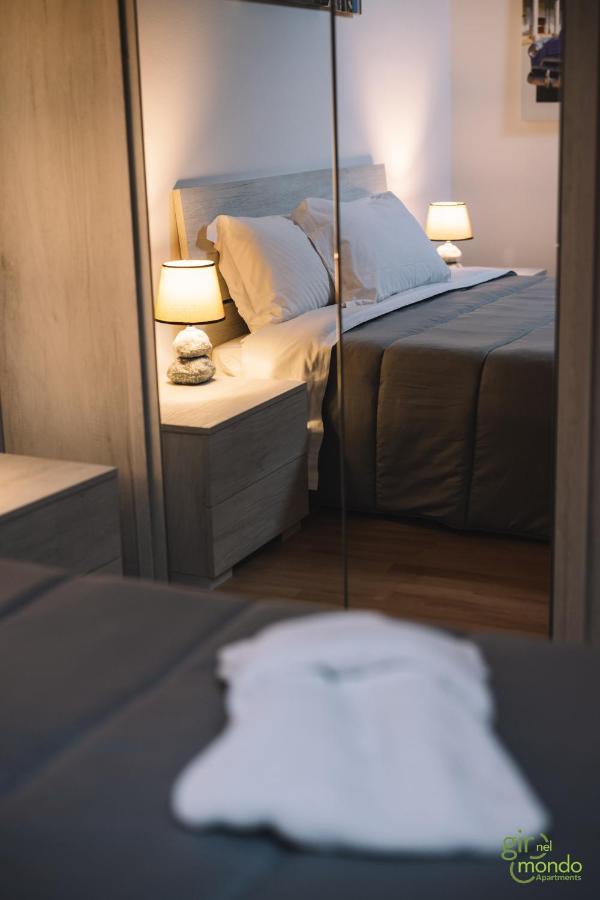 Giro Nel Mondo Apartments Catania Ngoại thất bức ảnh