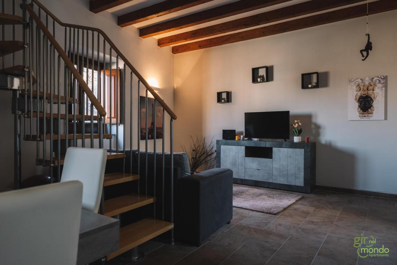 Giro Nel Mondo Apartments Catania Ngoại thất bức ảnh