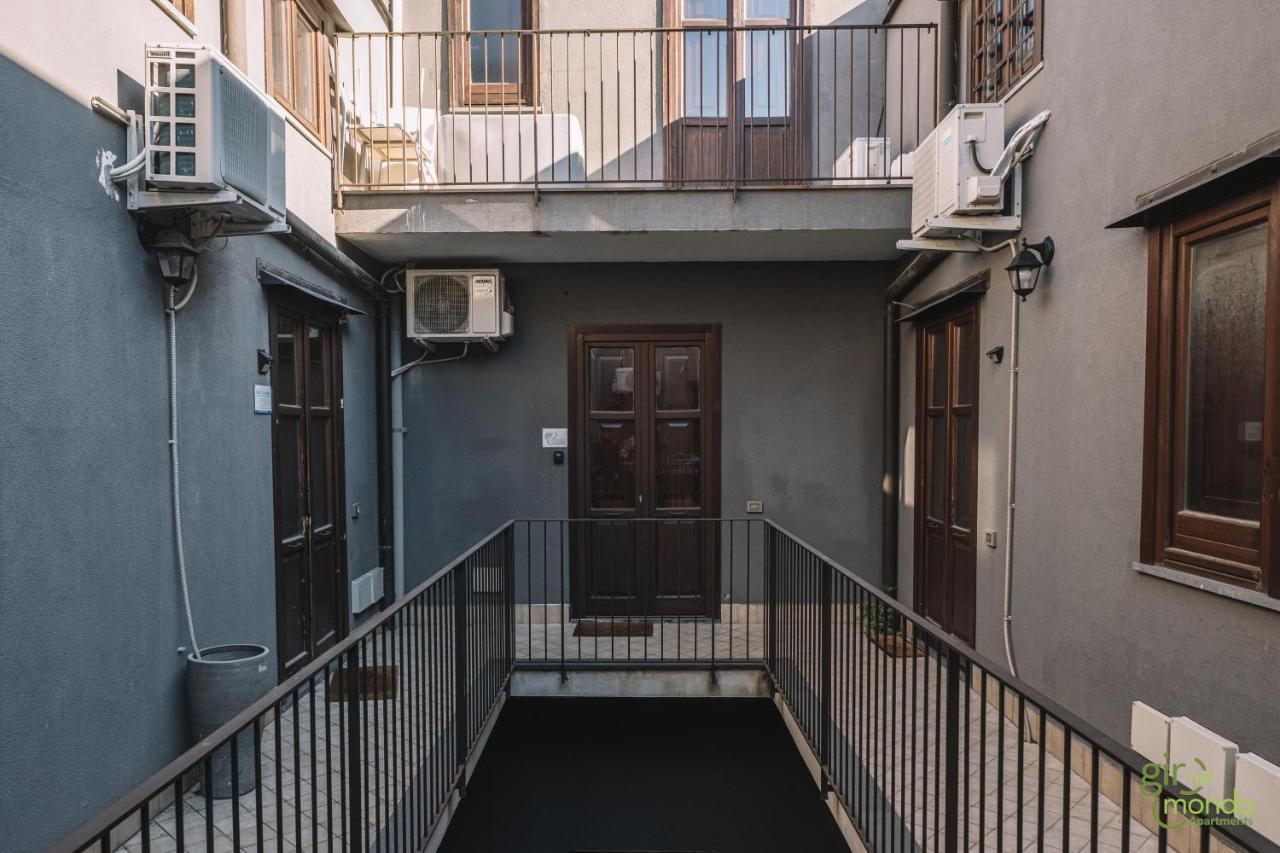 Giro Nel Mondo Apartments Catania Ngoại thất bức ảnh